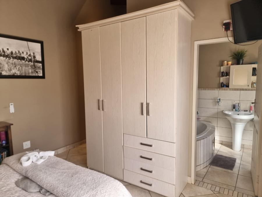 3 Bedroom Property for Sale in Waterval East North West